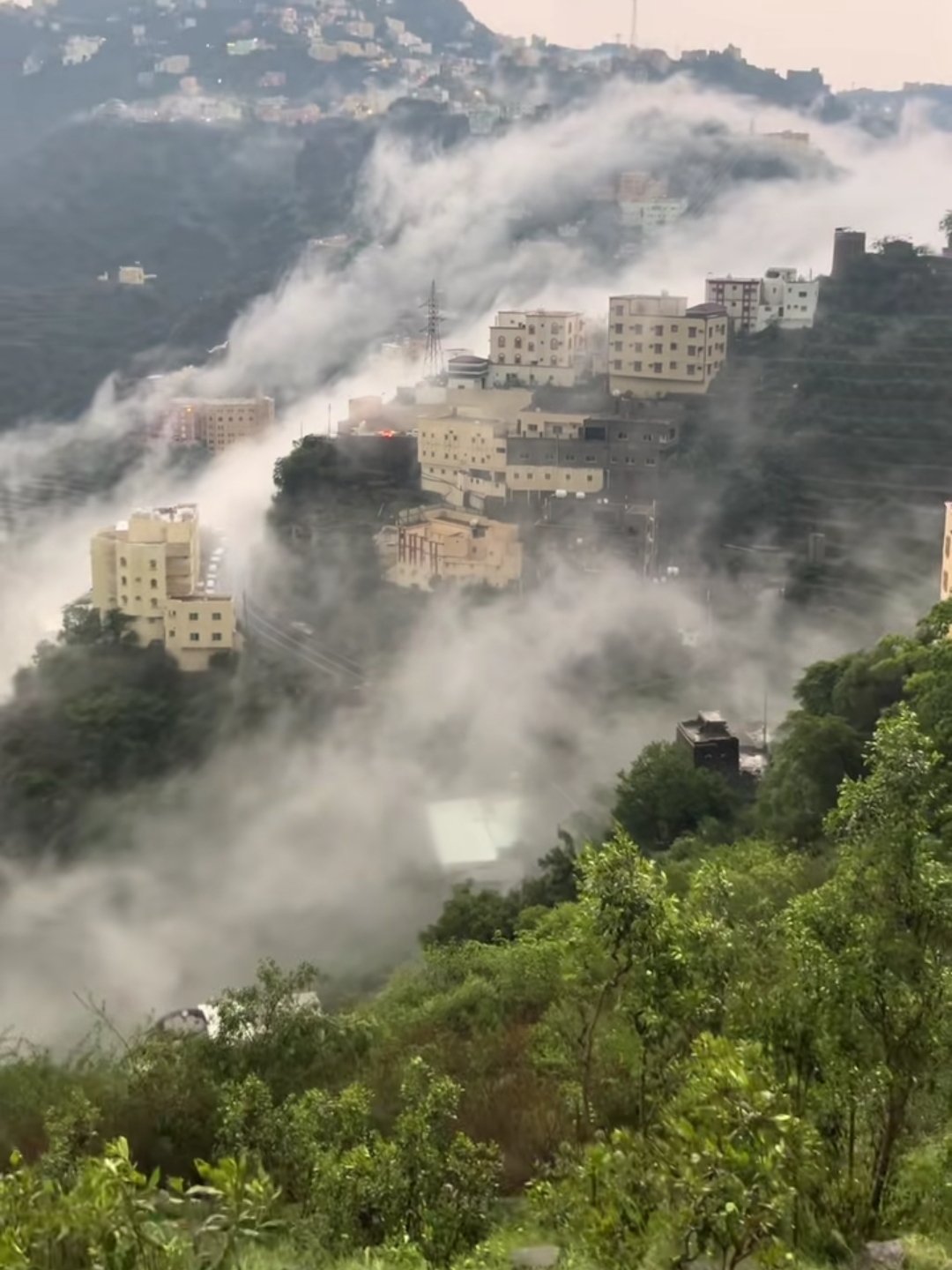 استكشاف جبال فيفاء: طبيعة ساحرة وجمال خلاب